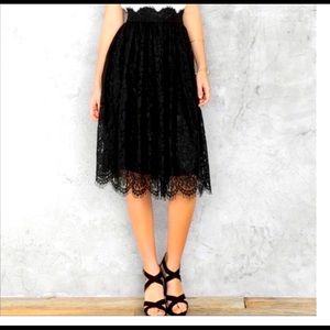 NWT Scalloped Dress Size Large